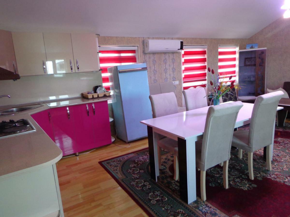Bed and Breakfast Tubram S Ailəvi Qonaq Evi Şǝki Exterior foto