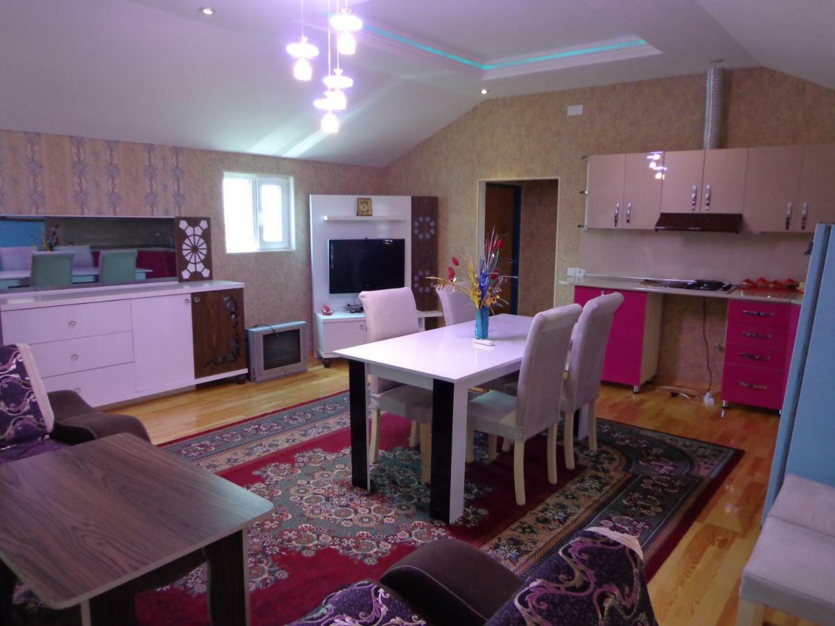 Bed and Breakfast Tubram S Ailəvi Qonaq Evi Şǝki Exterior foto